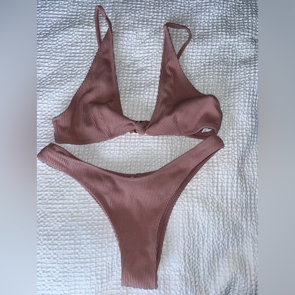 White fox nude bikini set - Picture 1 of 2